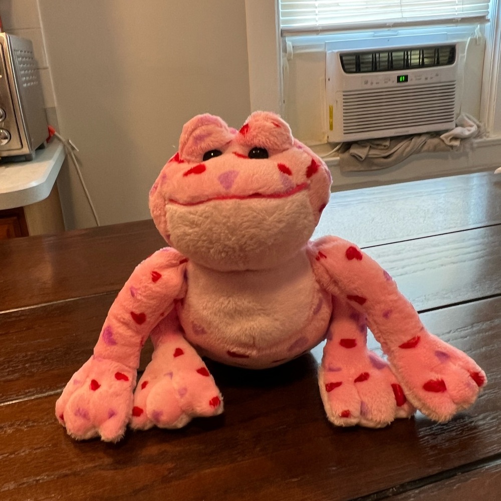 Ganz Webkinz Love Frog HM144 Plush Stuffed Animal